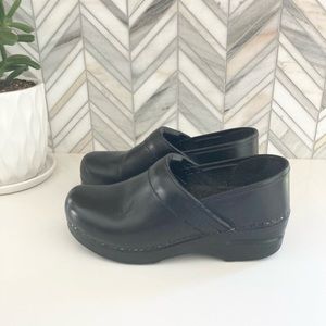Dansko Classic Black Clog, size EU 36 (US 6)